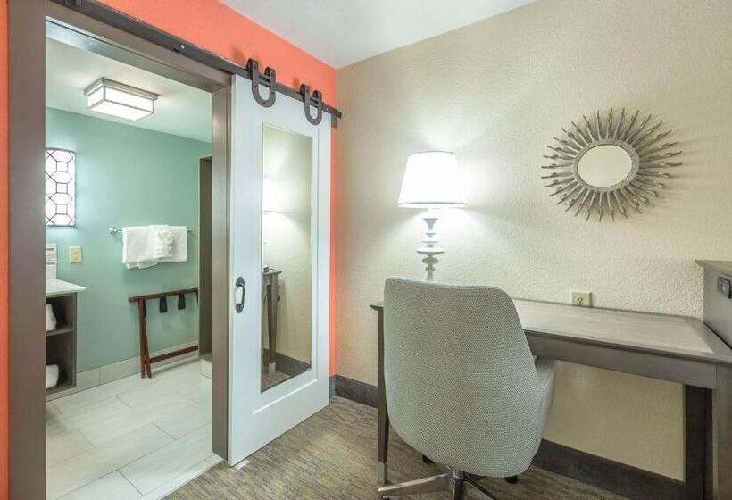 适合残疾人使用的标准间, Best Western Plus St. Simons