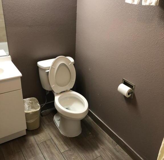 Номер Deluxe, Economy Inn North Randall