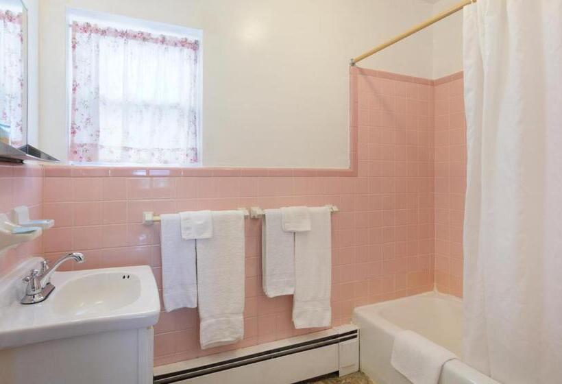 Номер Deluxe, Knob Hill Motor Lodge