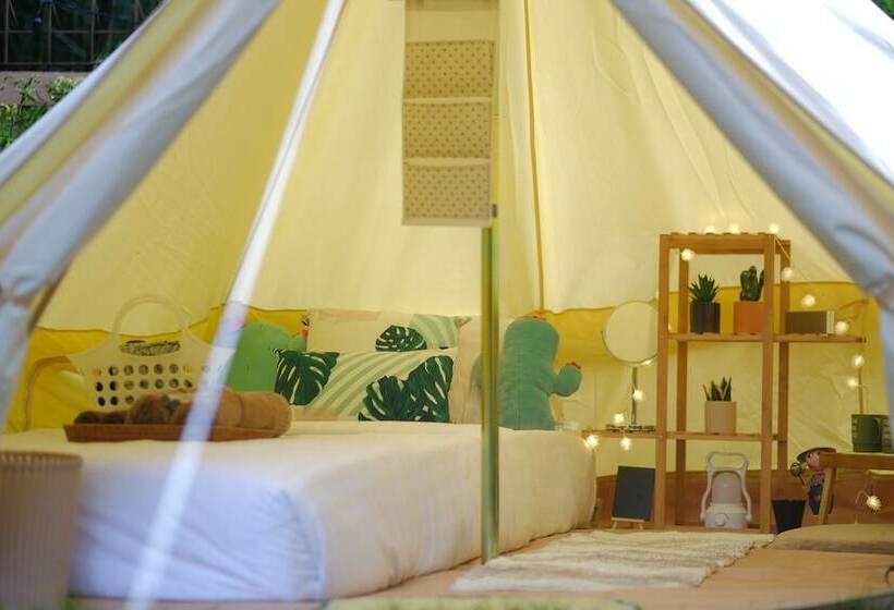 چادر با خدمات رفاهی استاندارد, O Little Tent De Koh Chang