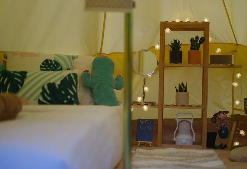 چادر با خدمات رفاهی استاندارد, O Little Tent De Koh Chang