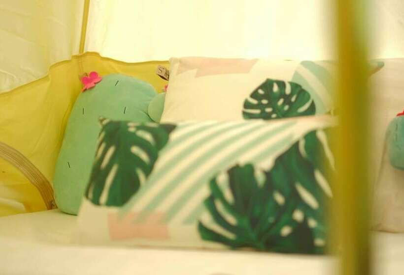چادر با خدمات رفاهی استاندارد, O Little Tent De Koh Chang