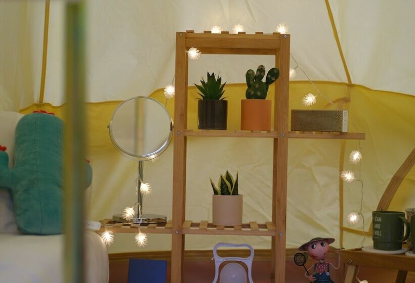 چادر با خدمات رفاهی استاندارد, O Little Tent De Koh Chang