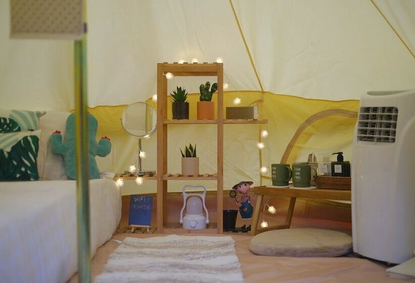 چادر با خدمات رفاهی استاندارد, O Little Tent De Koh Chang