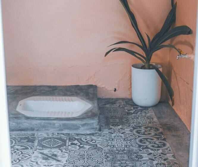 چادر با خدمات رفاهی استاندارد, O Little Tent De Koh Chang