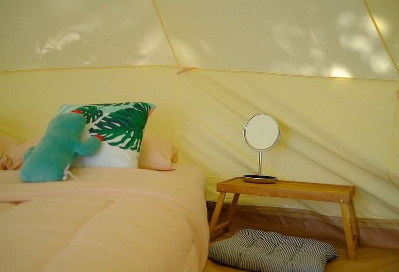 چادر با خدمات رفاهی استاندارد, O Little Tent De Koh Chang