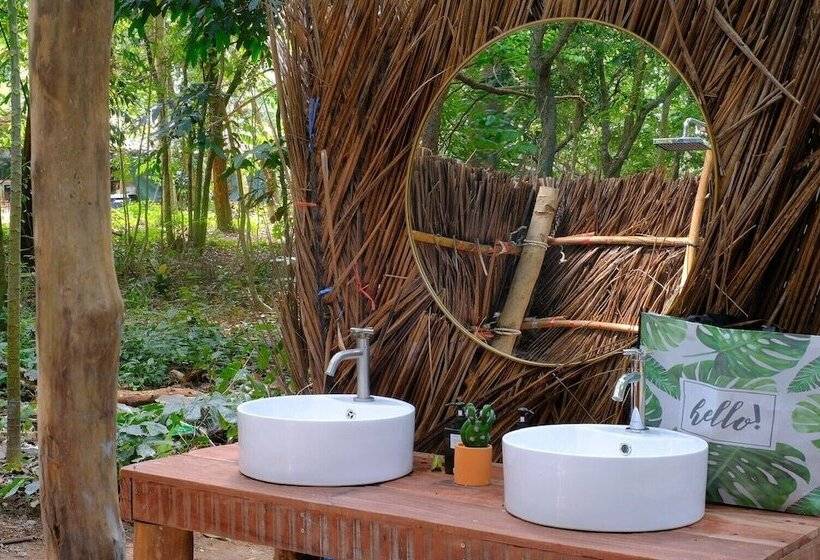چادر با خدمات رفاهی استاندارد, O Little Tent De Koh Chang