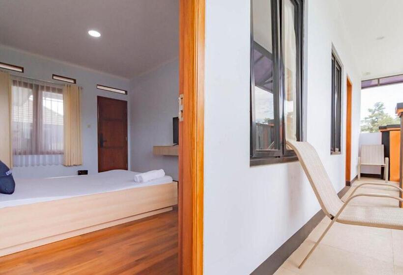 חדר סופריור, Urbanview Hotel One Family Maribaya By Reddoorz