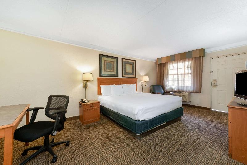 스탠다드 룸 킹사이즈 침대, La Quinta Inn By Wyndham Bossier City