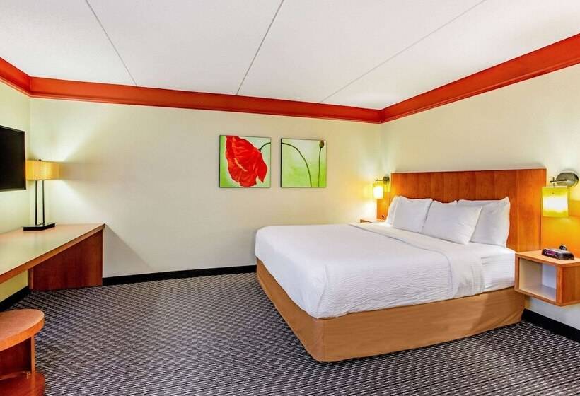Номер Deluxe, La Quinta By Wyndham Raleigh/durham Southpoint