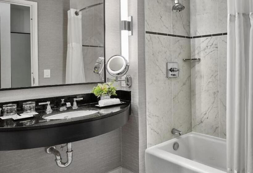 اتاق لوکس, Loews Philadelphia