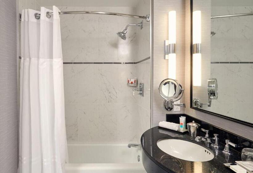 اتاق لوکس, Loews Philadelphia