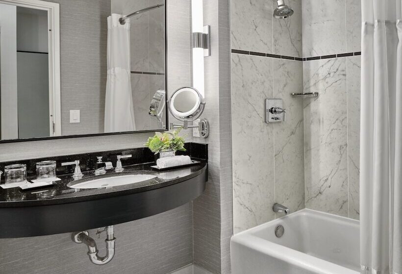 اتاق لوکس, Loews Philadelphia