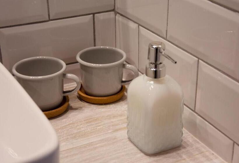Люкс с гидромассажем, You & Co. Quart Boutique