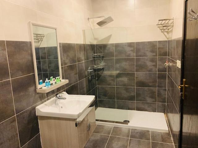 Люкс 2 Спальни, Lova Suites