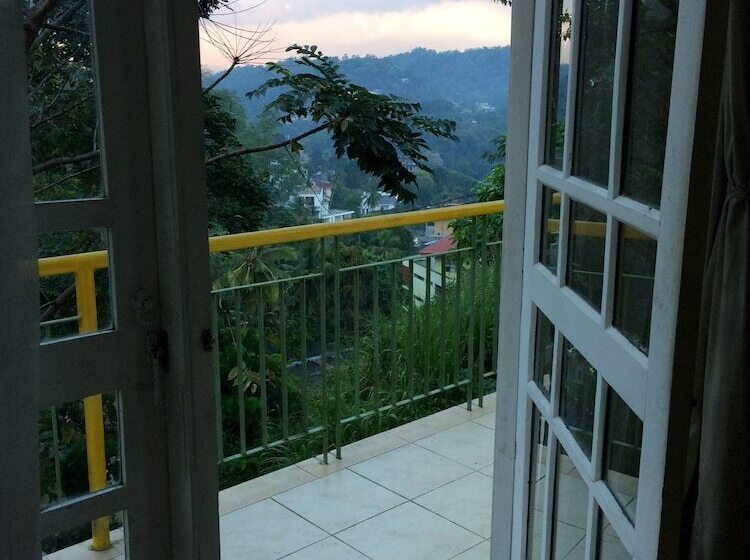 اتاق لوکس سه تخته, Funk Bunk   Mount View Lodge