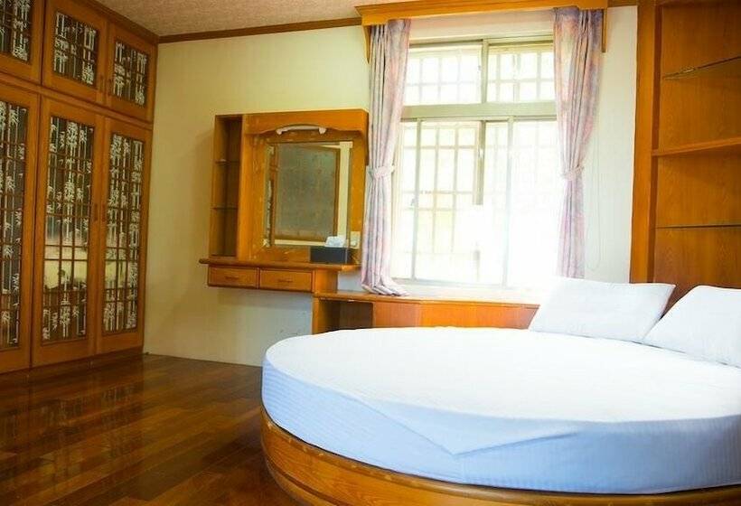 اتاق استاندارد چهار تخته, Pine Garden Family Villa