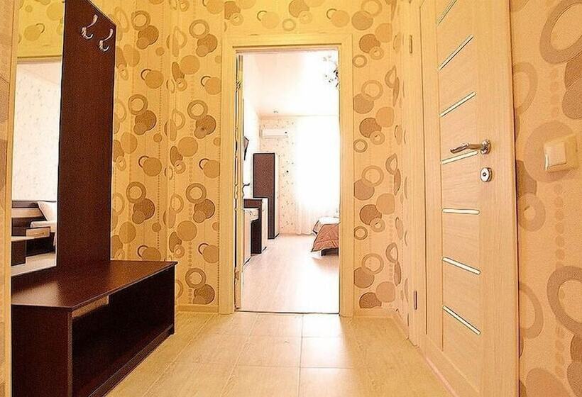 Люкс 2 Спальни, Guest House Amur