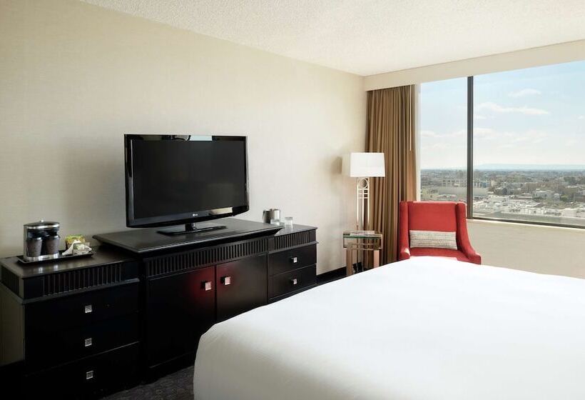 带大床的标准间, Doubletree By Hilton Hotel Los Angeles Downtown