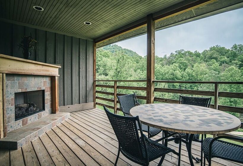 프리미엄 스위트, Nantahala Village