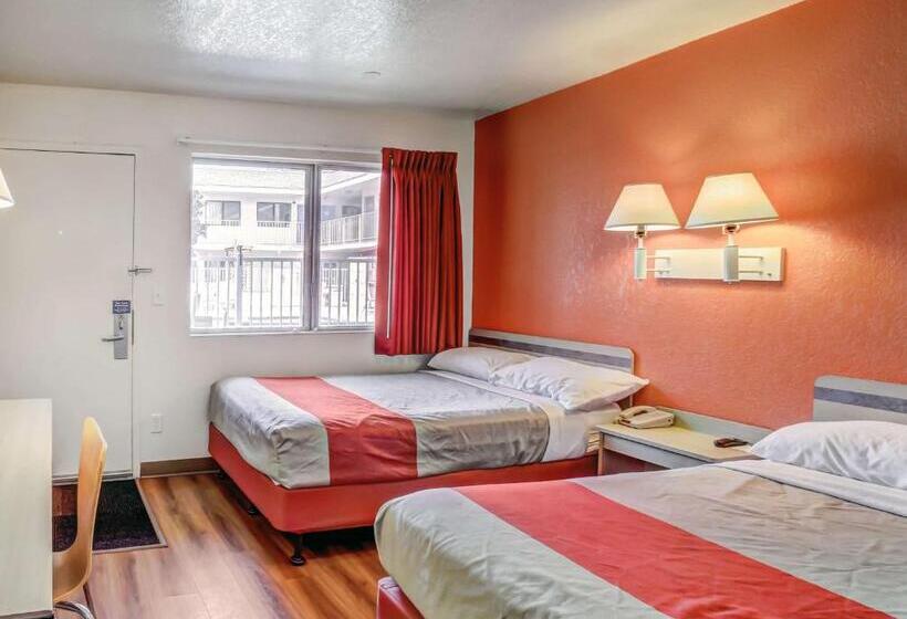 اتاق لوکس چهار تخته, Motel 6medford, Or