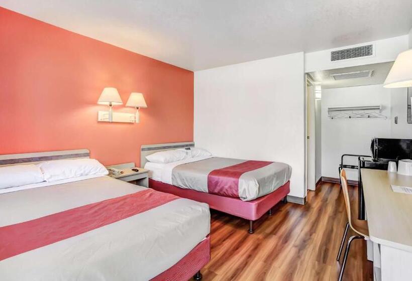 اتاق لوکس چهار تخته, Motel 6medford, Or
