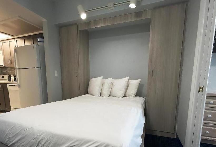 스탠다드 스튜디오, Ocean East Resort Club