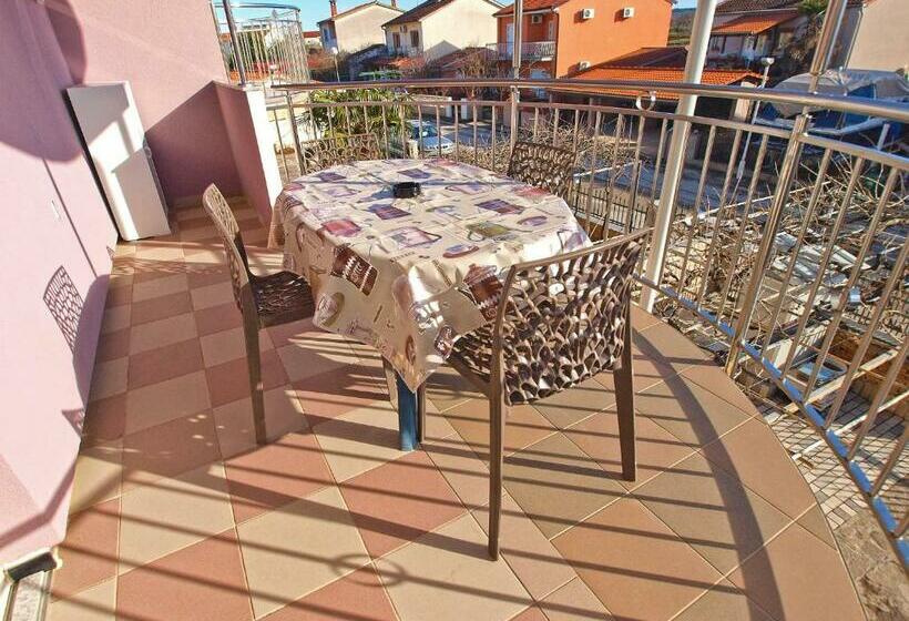 استودیوی استاندارد, Apartment 1265