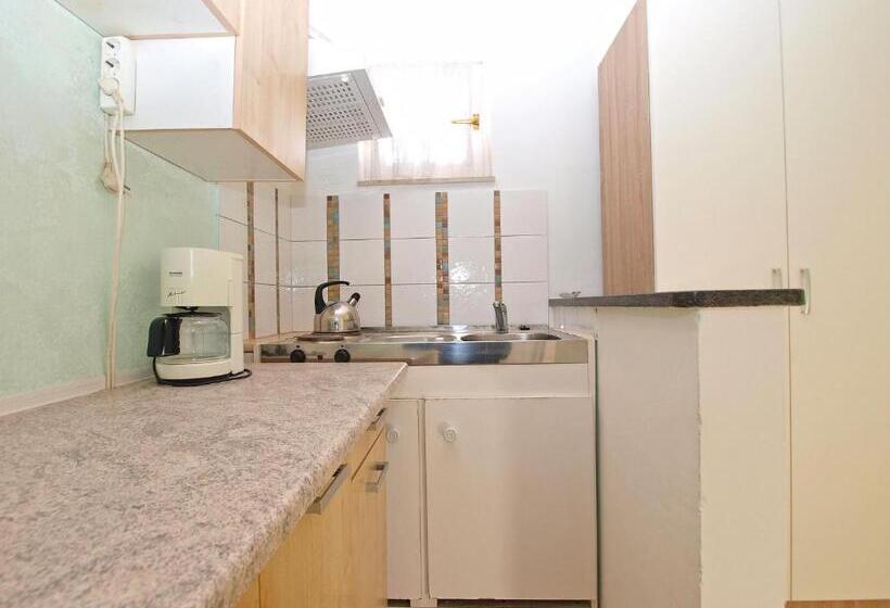 استودیوی استاندارد, Apartment 1265
