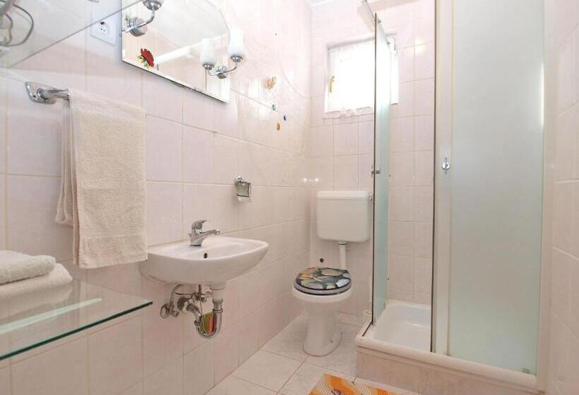 اتاق کلاسیک چهارنفره, Apartment 1265