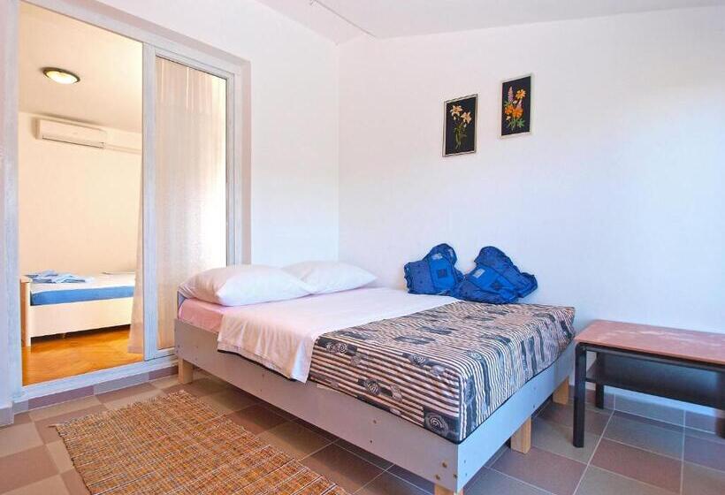 اتاق کلاسیک چهارنفره, Apartment 1265