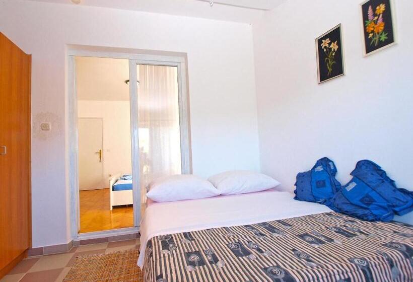 اتاق کلاسیک چهارنفره, Apartment 1265