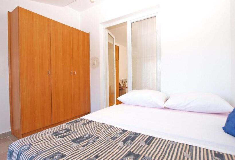اتاق کلاسیک چهارنفره, Apartment 1265