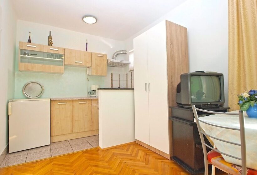 استودیوی استاندارد, Apartment 1265