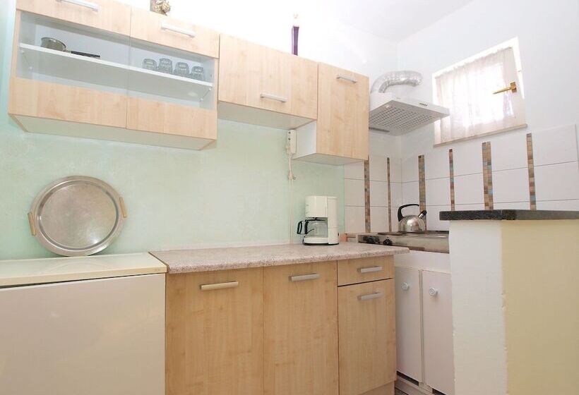 استودیوی استاندارد, Apartment 1265