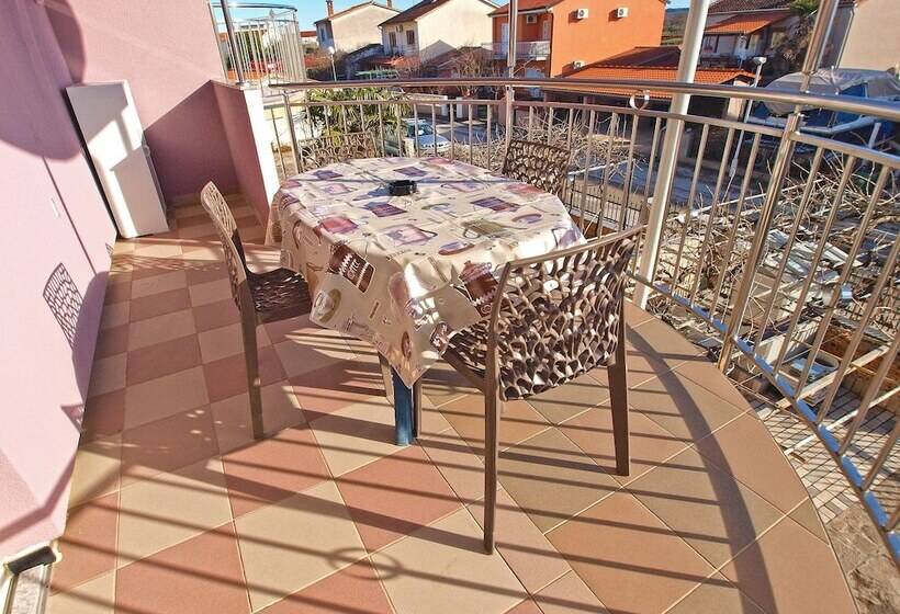 استودیوی استاندارد, Apartment 1265