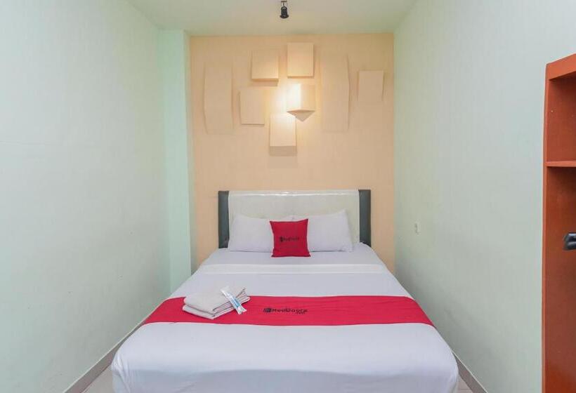 Номер Стандарт, Reddoorz Near Alun Alun Madiun