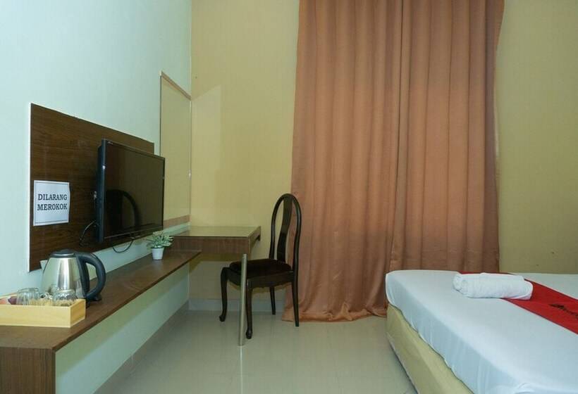 Номер Стандарт, Reddoorz Near Alun Alun Madiun
