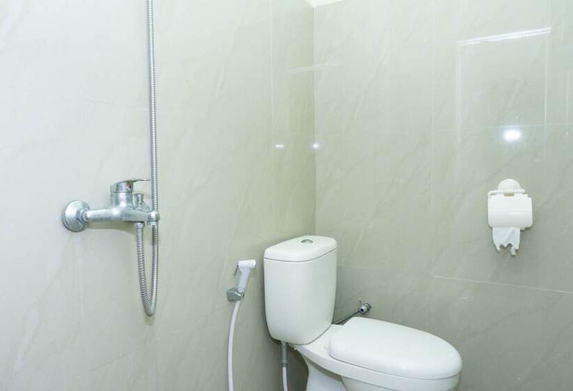 Номер Стандарт, Reddoorz Near Alun Alun Madiun