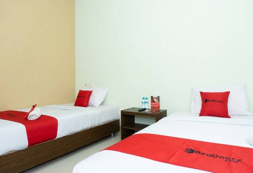 Номер Стандарт, Reddoorz Near Alun Alun Madiun