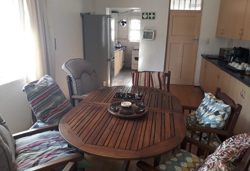 Quarto Estandar, Cyrildene Lodge