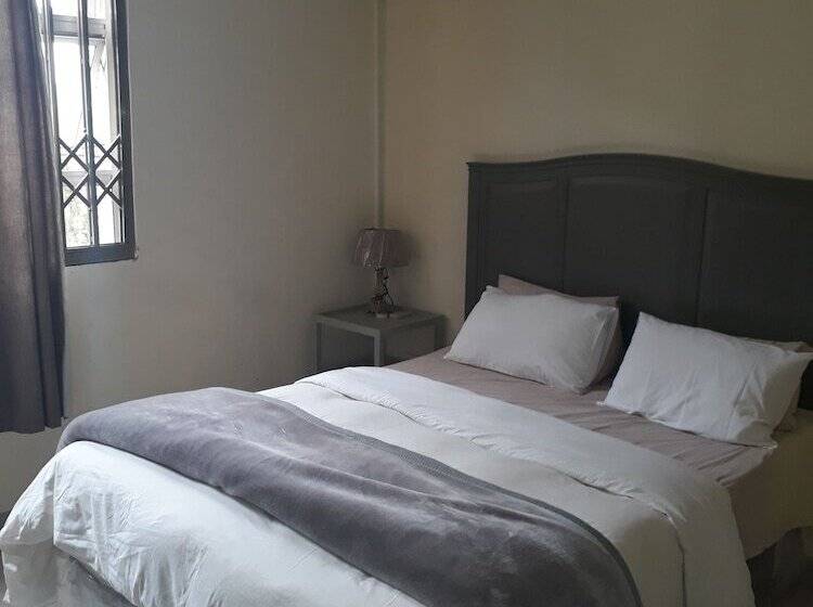 Quarto Estandar, Cyrildene Lodge
