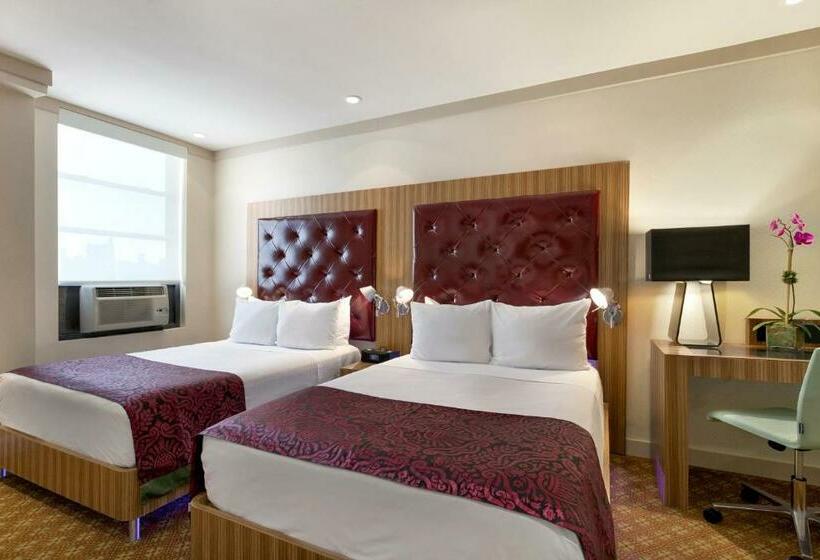 اتاق کلاس بیزنس, Night Hotel Broadway