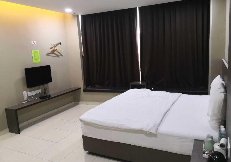 اتاق لوکس با تخت بزرگ, Tropika Garden Hotel Kulai