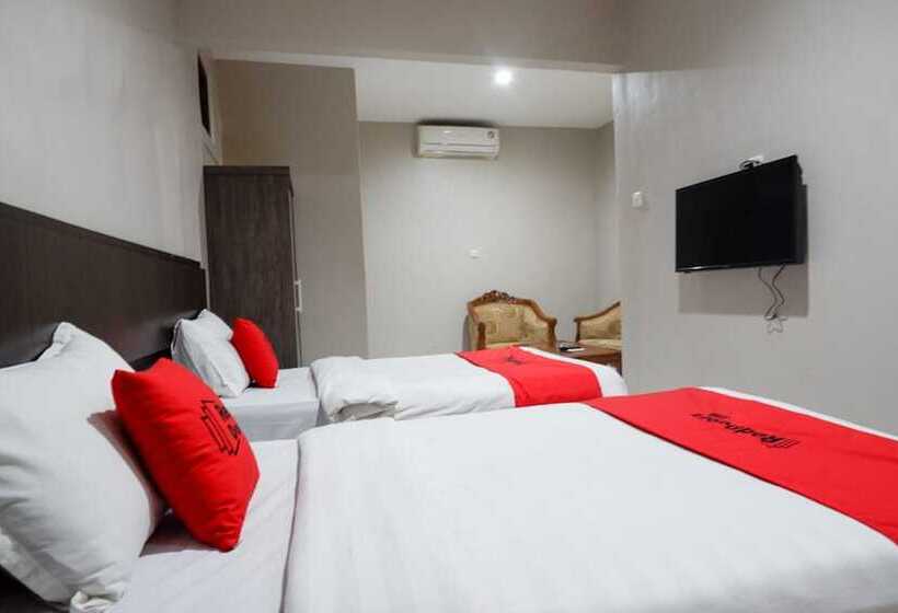 Номер Superior, Reddoorz Plus At Hotel Srikandi Kendari