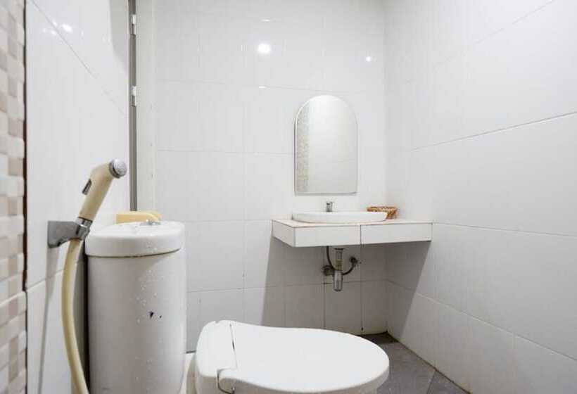 Номер Deluxe, Reddoorz Plus At Hotel Srikandi Kendari