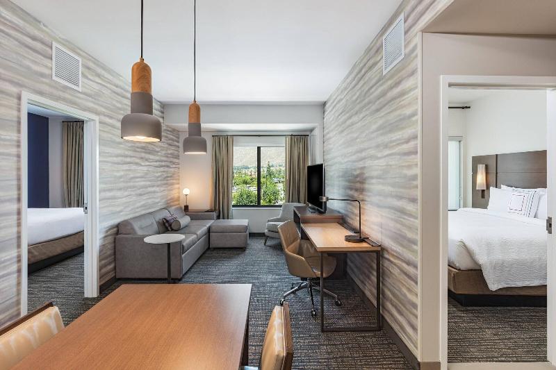 Люкс Кровать Кинг, Residence Inn Riverside Moreno Valley