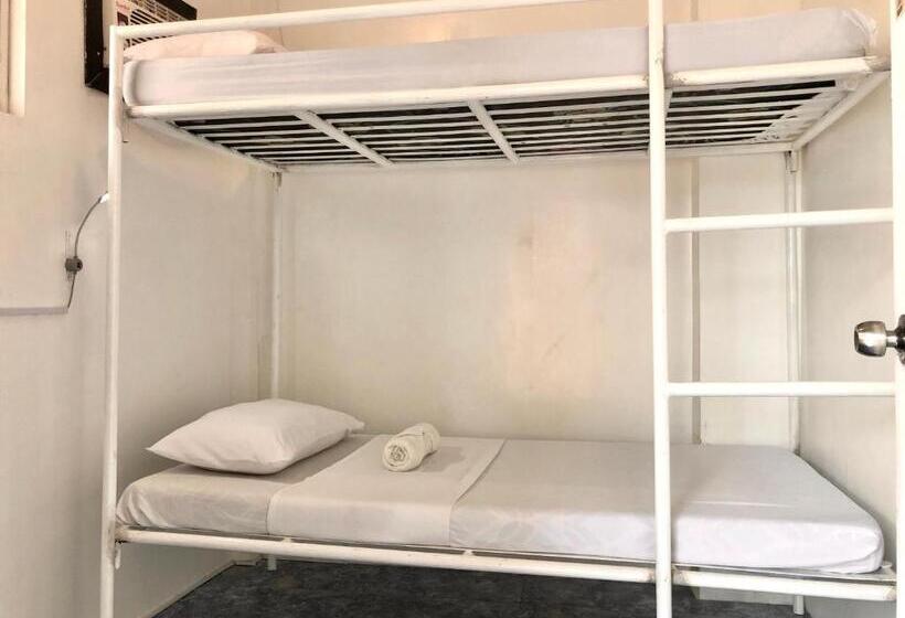 Quarto Economy, Chill Out Hostel