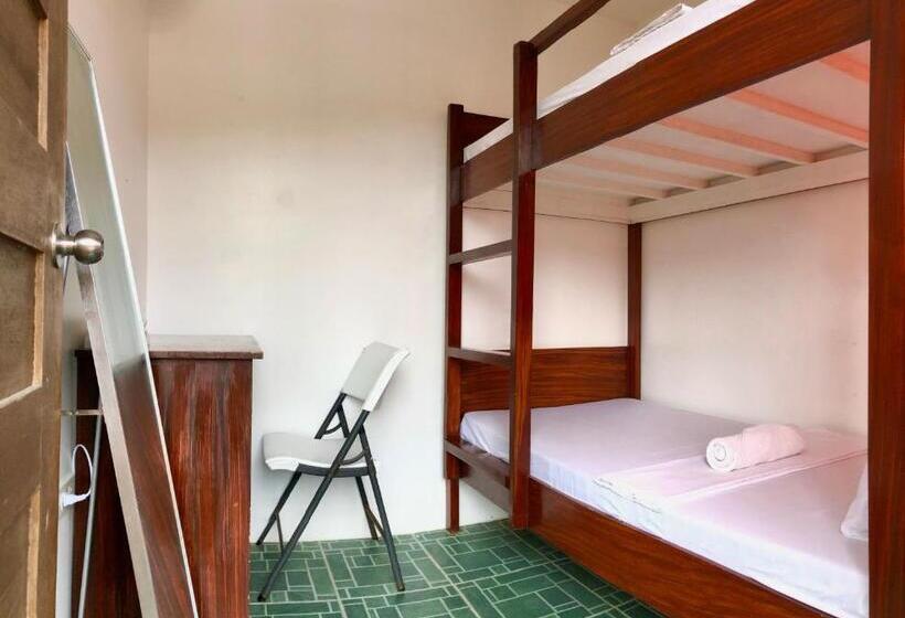 Quarto Economy, Chill Out Hostel