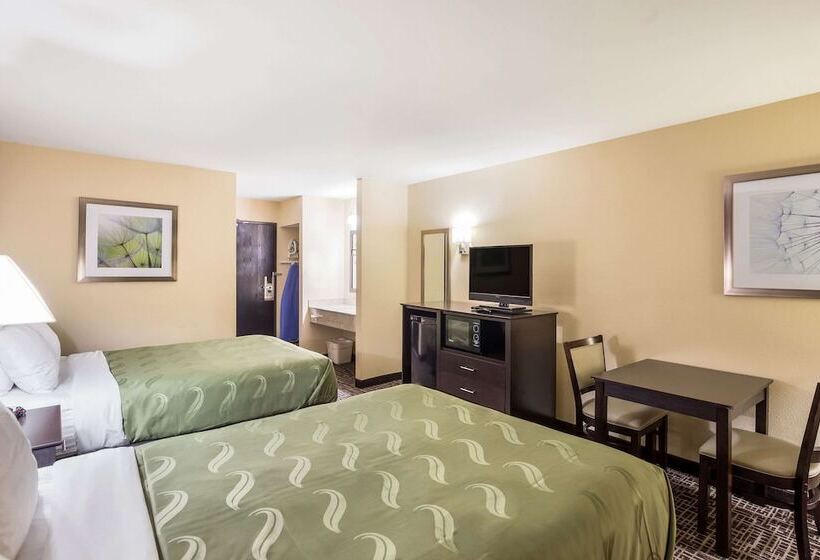 Suite, Quality Inn & Suites Caseyville  St. Louis